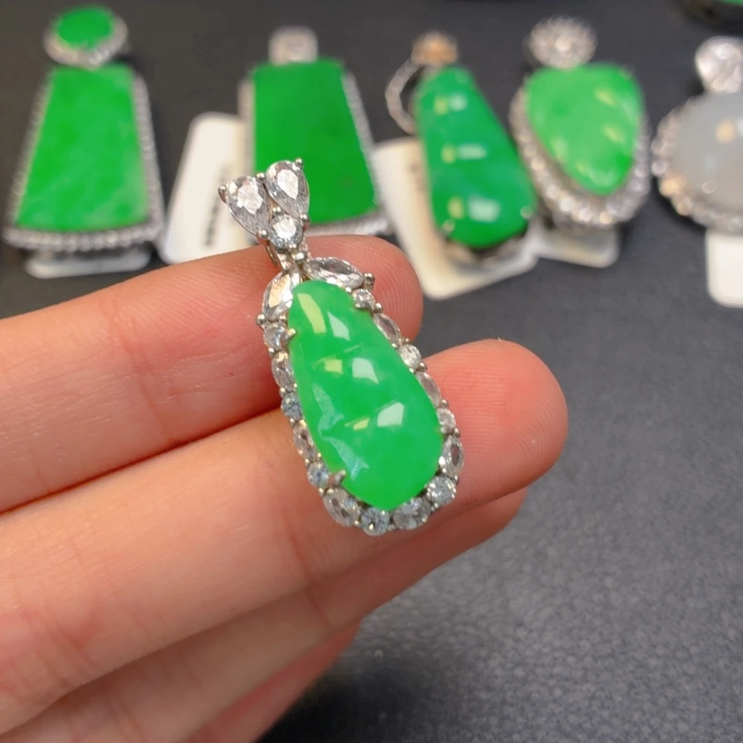 翡翠银S925镶嵌颈饰