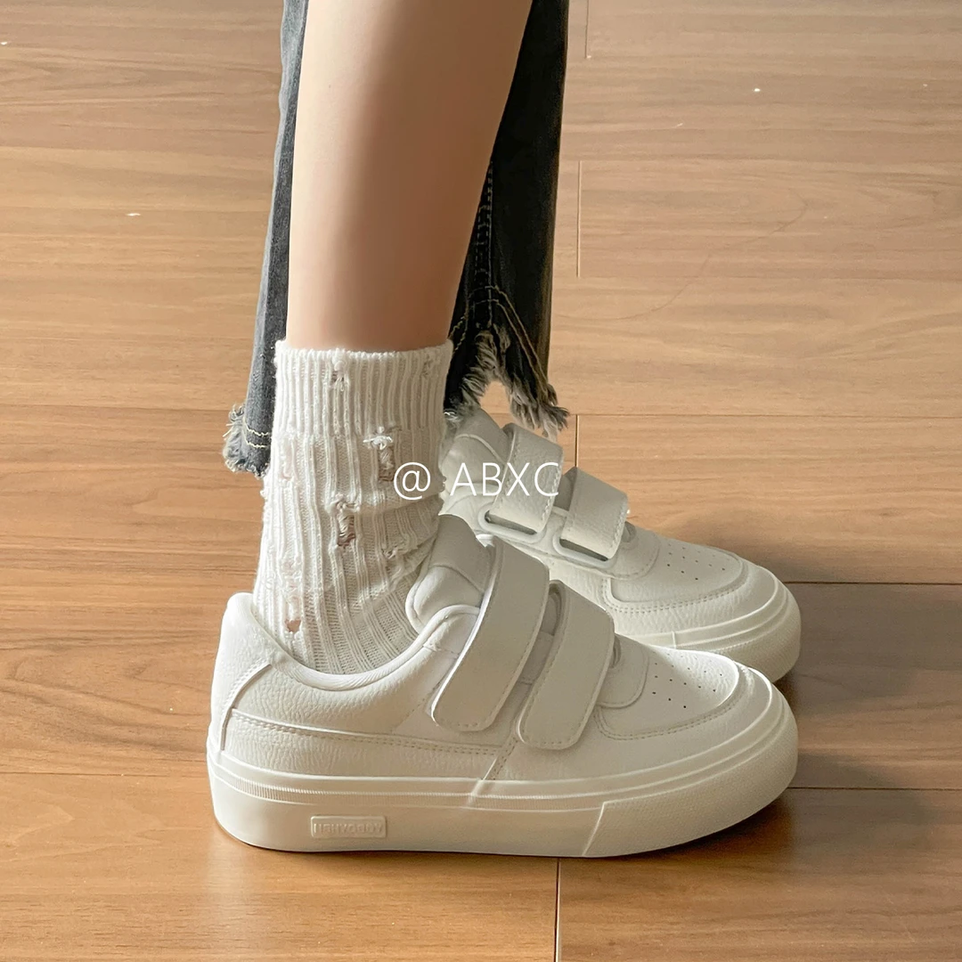 魔术贴厚底小白鞋子女款秋季新款2025爆款休闲板鞋百搭小众面包鞋