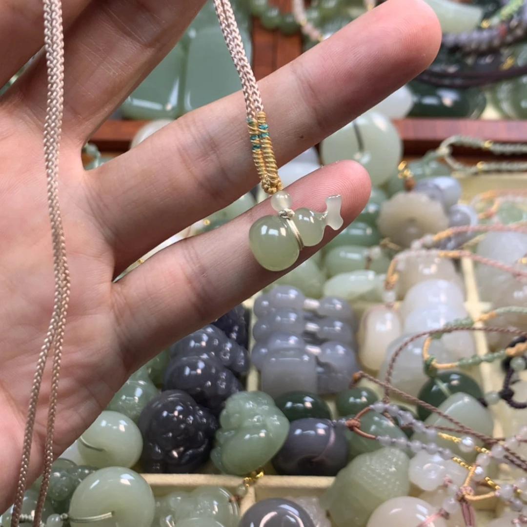 【闪购商品】颈饰未镶嵌和田玉