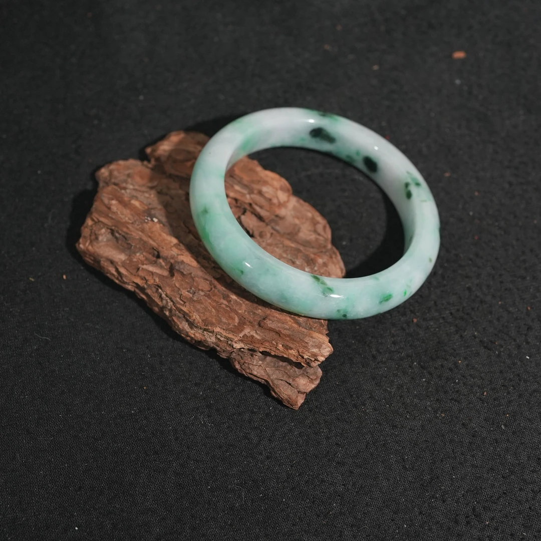 12.18香港王老板-翡翠手镯9z33