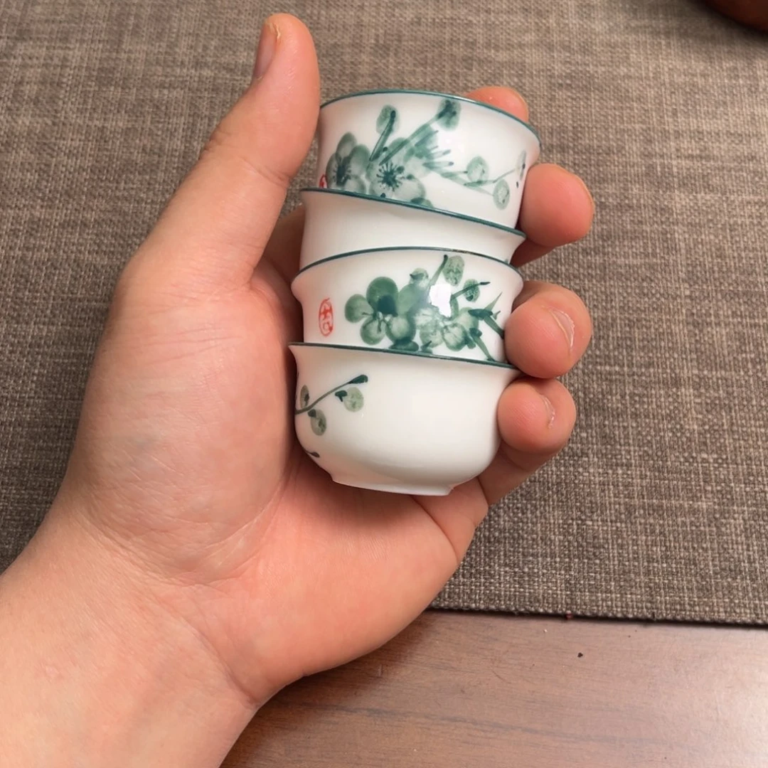 小主人杯 4只。