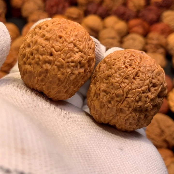 吊坠文玩核桃24………..