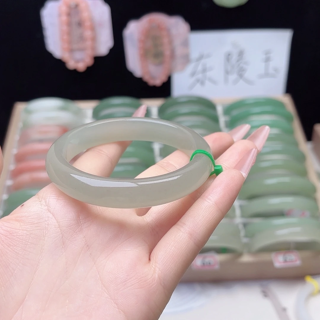 石英质玉未镶嵌手镯58