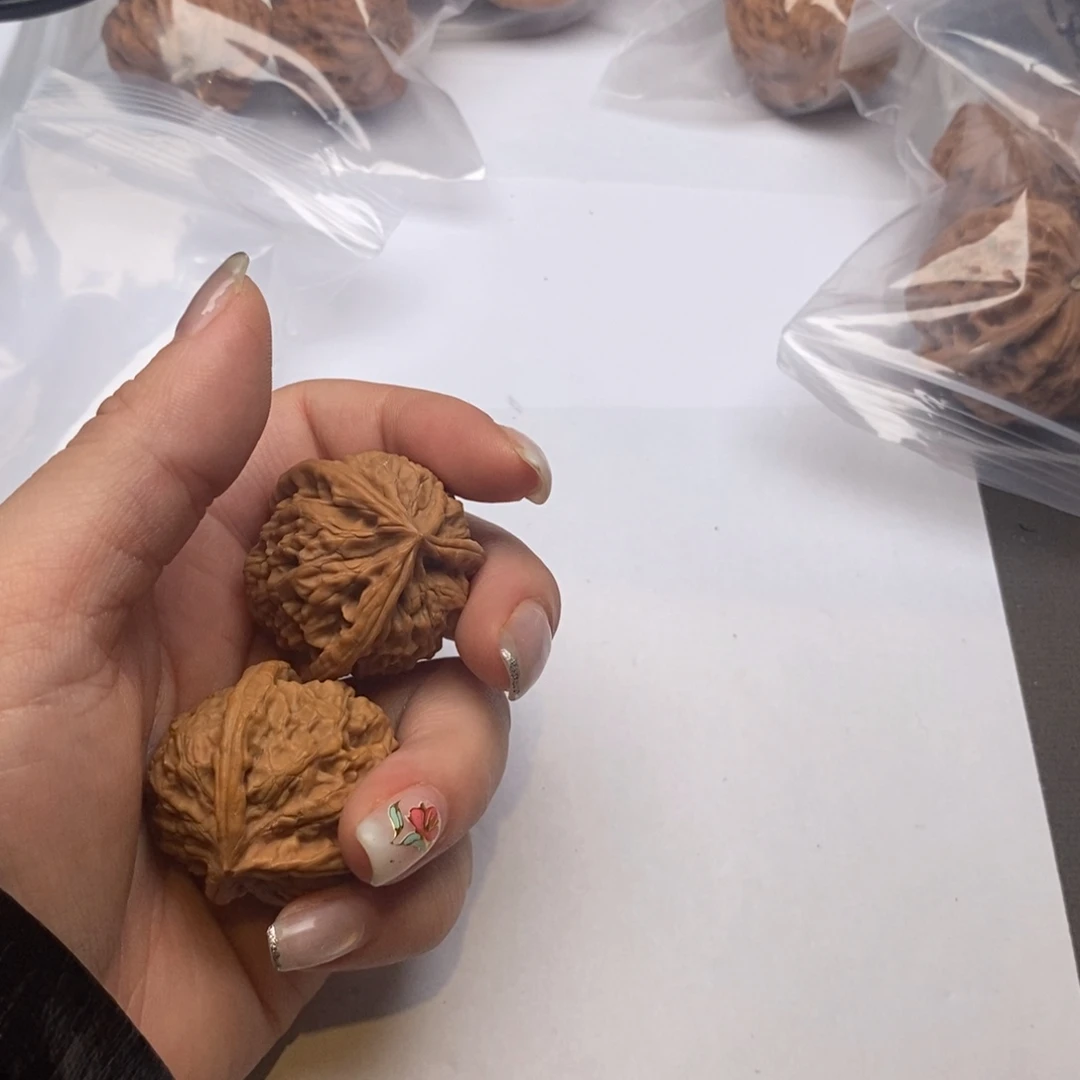 一***杨吊坠文玩核桃三棱