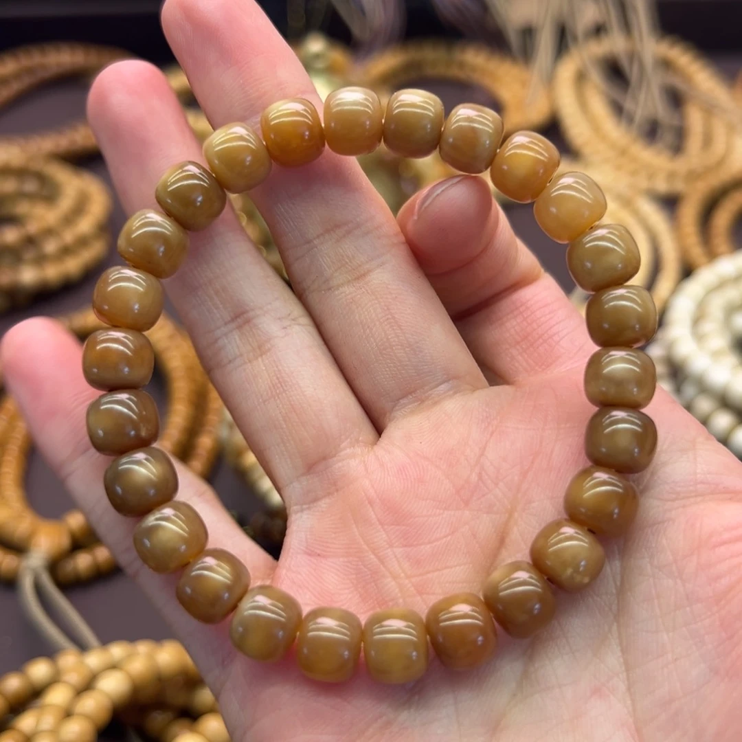 焦***朵菩提根/象牙果吊坠