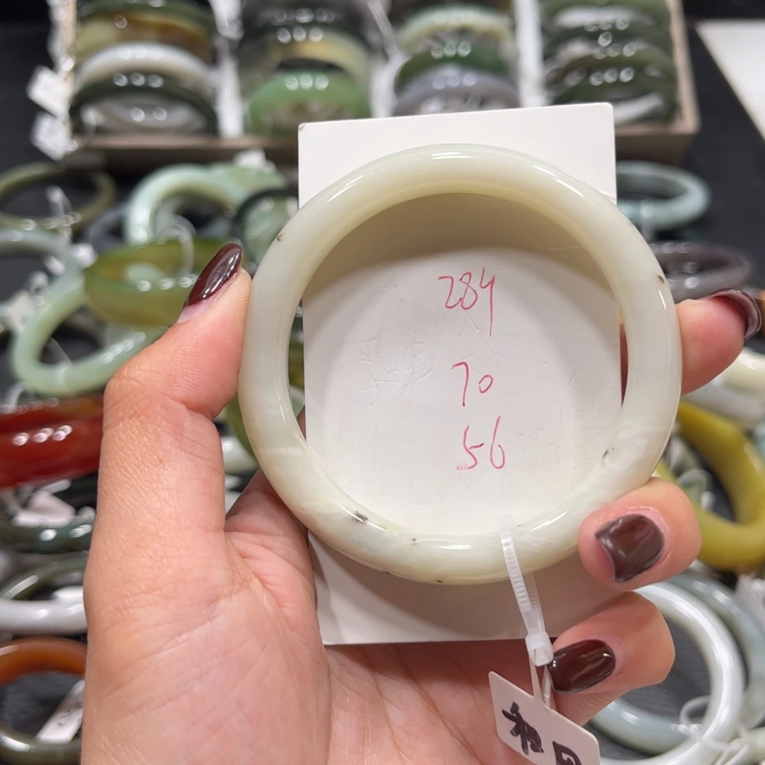 和田玉未镶嵌手镯