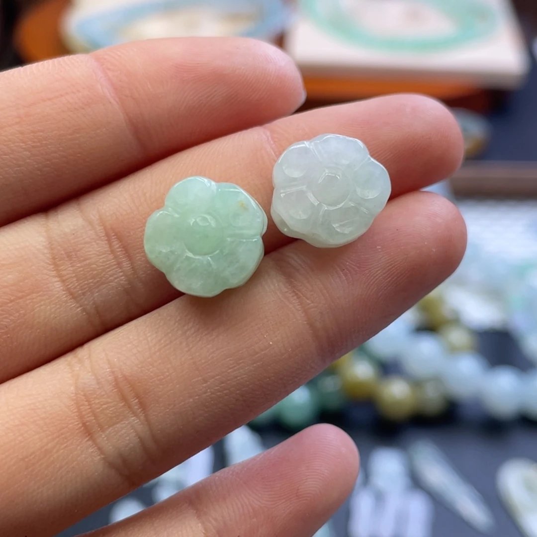 颈饰未镶嵌翡翠翡翠（通孔）