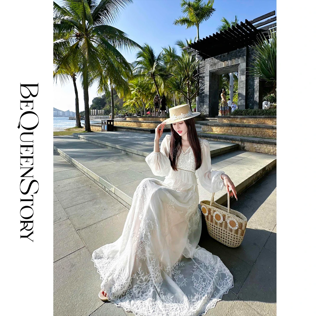 余潇潇【诗意绽放】2025重工精致钉珠花边V领绣花连衣裙