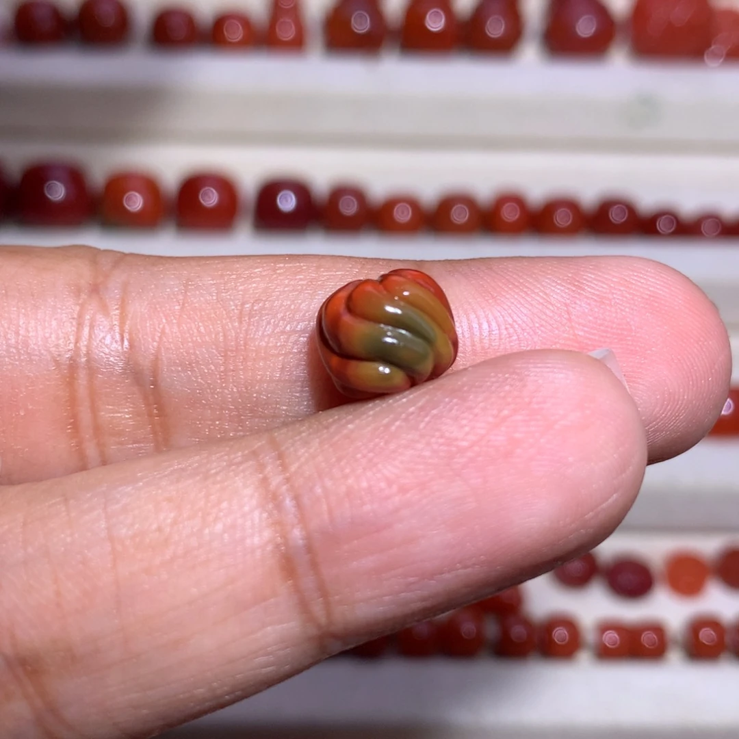 南红玛瑙未镶嵌钮纹珠8.8×7.8包浆