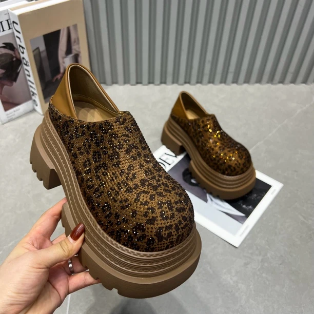 主播推荐2025年（拼接豹纹）8129-20厚底乐福鞋时尚百搭增高松糕鞋