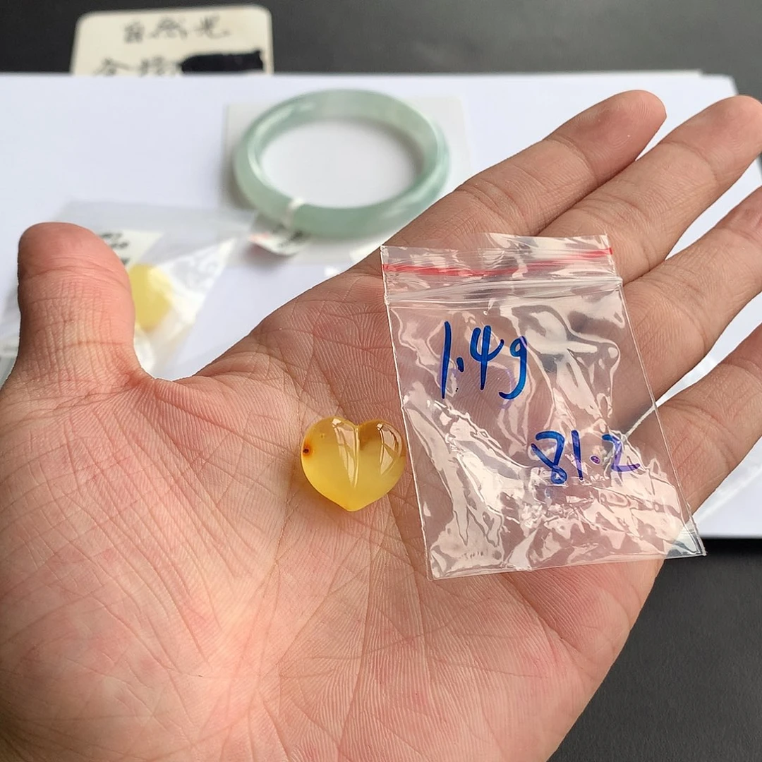 未镶嵌颈饰蜜蜡14号 1.4g