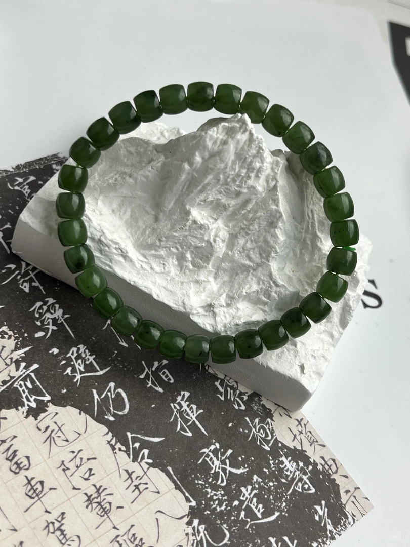 碧玉6x7mm针眼黑直切单圈时尚百搭男女均可佩戴有微瑕多样性发货