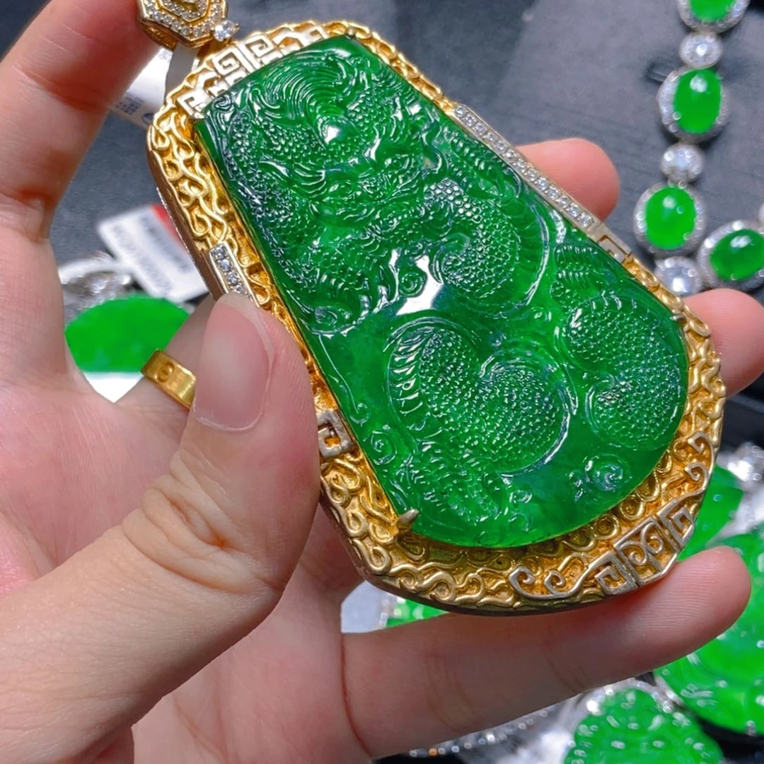 吊坠(不含链)未镶嵌翡翠