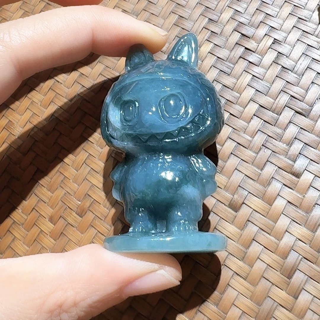 未镶嵌挂件翡翠个性十足