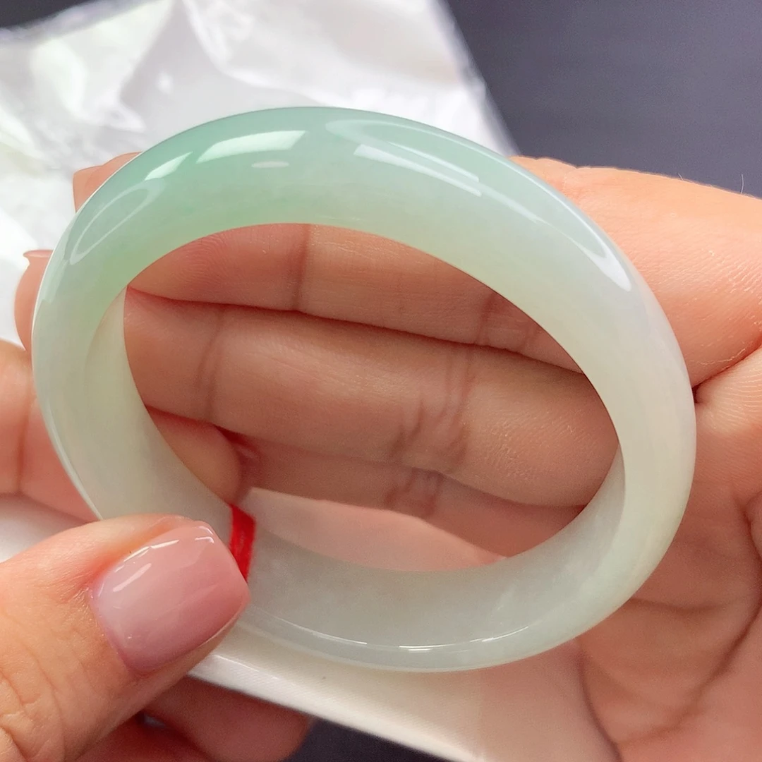 【闪购商品】未镶嵌手镯翡翠贵妃880856