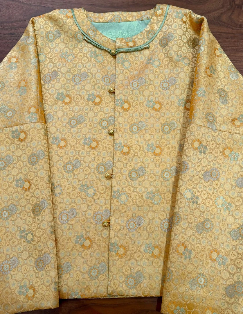 正版黄色织金宝相花发财小外套