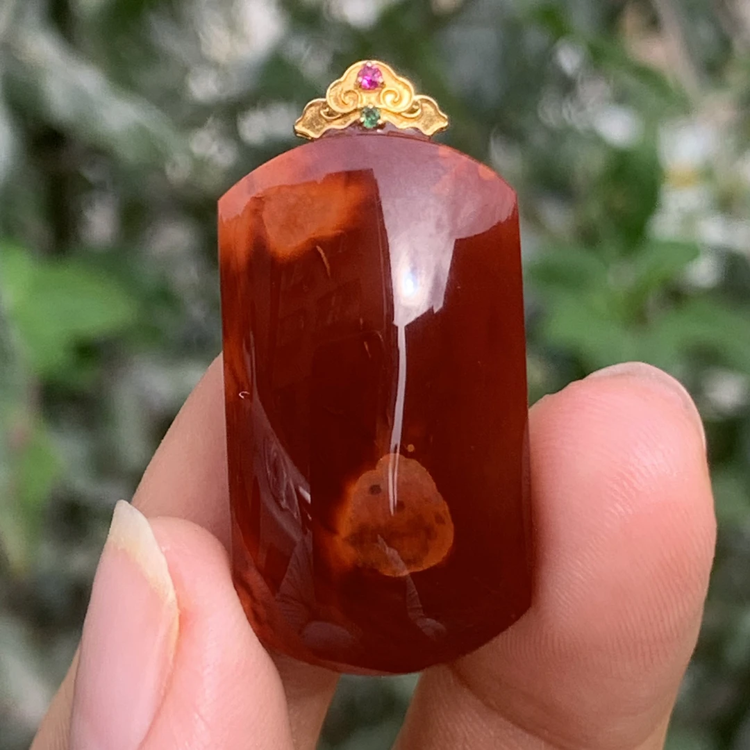 (典藏级)南红瓦西牛血火焰无事牌吊坠 颜色艳丽 尺寸35.3*17.4*8