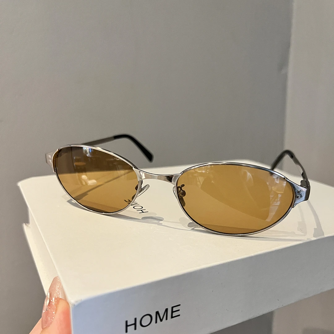 欧美时尚个性洋气太阳镜女潮防紫外线金属边框超轻猫眼墨镜高级感