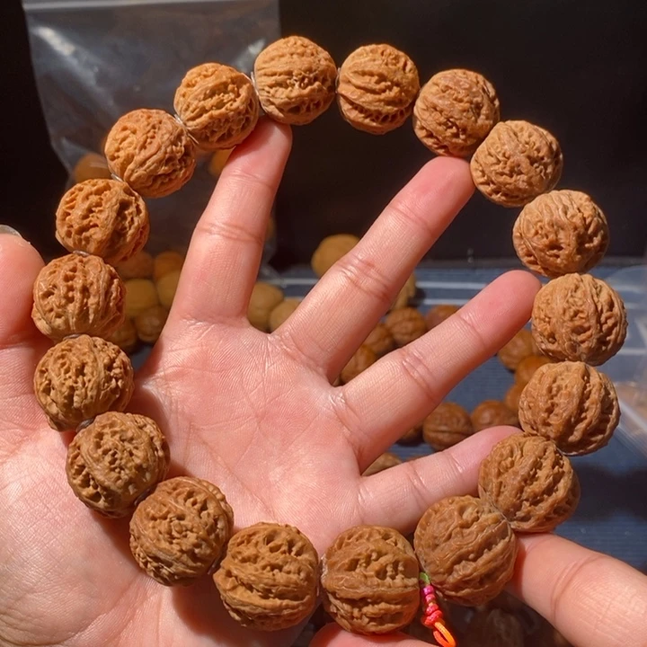 手串文玩核桃……25