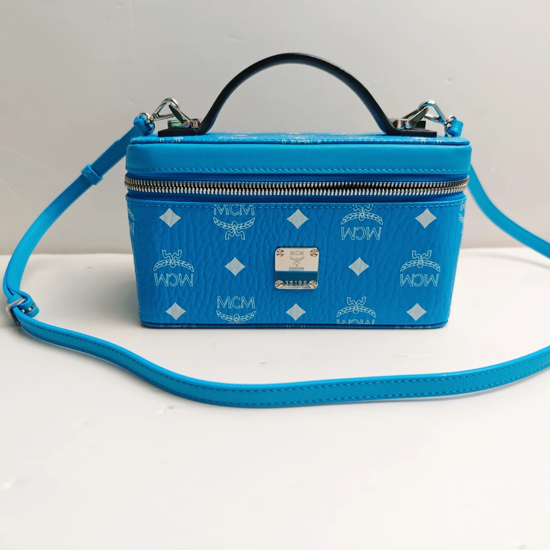 95新 MCM mcm蓝色化妆盒单肩包