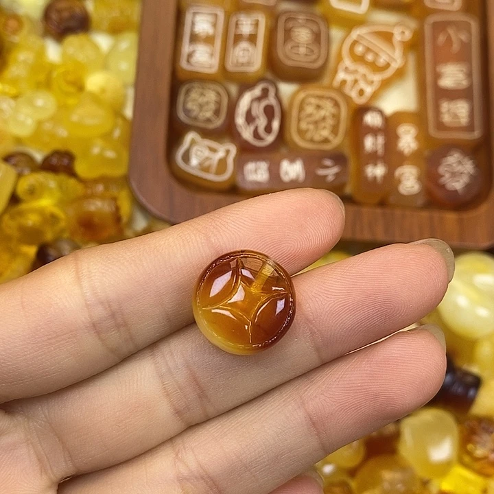 吊坠橄榄核钱币59