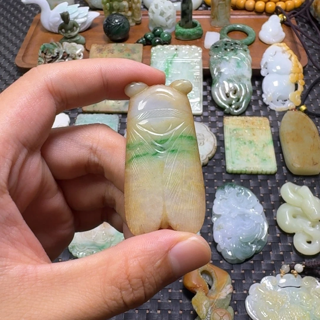 鬼***子翡翠未镶嵌颈饰翡翠颈饰未镶嵌