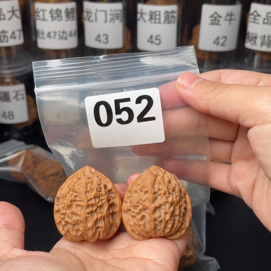 文玩核桃把件37金牛