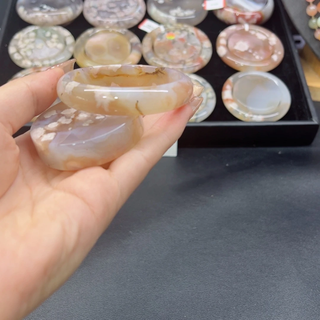 玛瑙/玉髓手镯未镶嵌5253