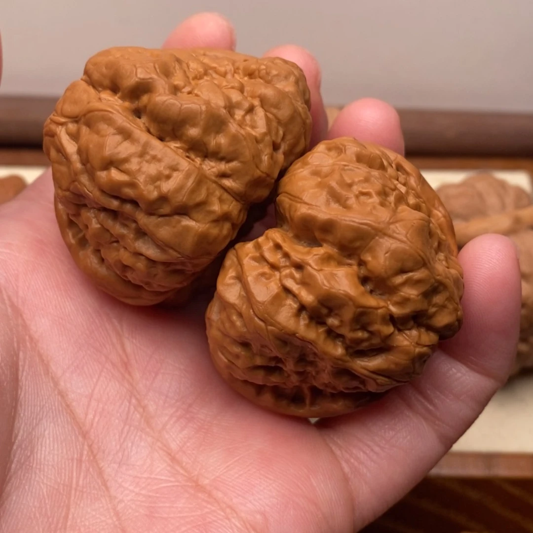 【闪购商品】把件文玩核桃边44左右