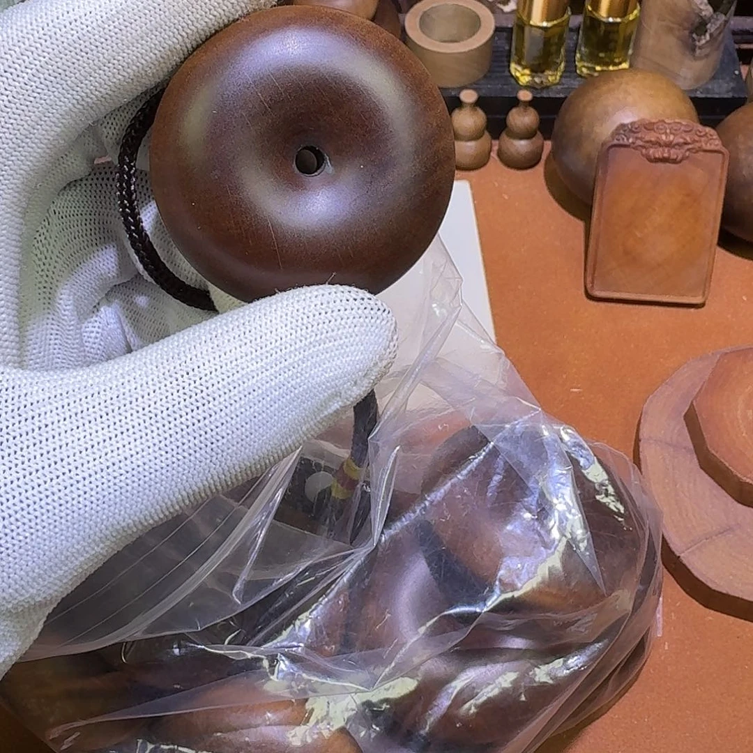 檀香木老山檀黑肉面包圈5×2瑕疵款