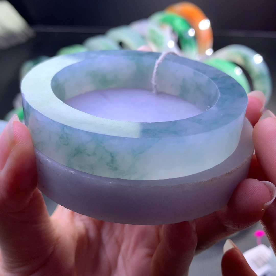 定制翡翠未镶嵌翡翠手镯