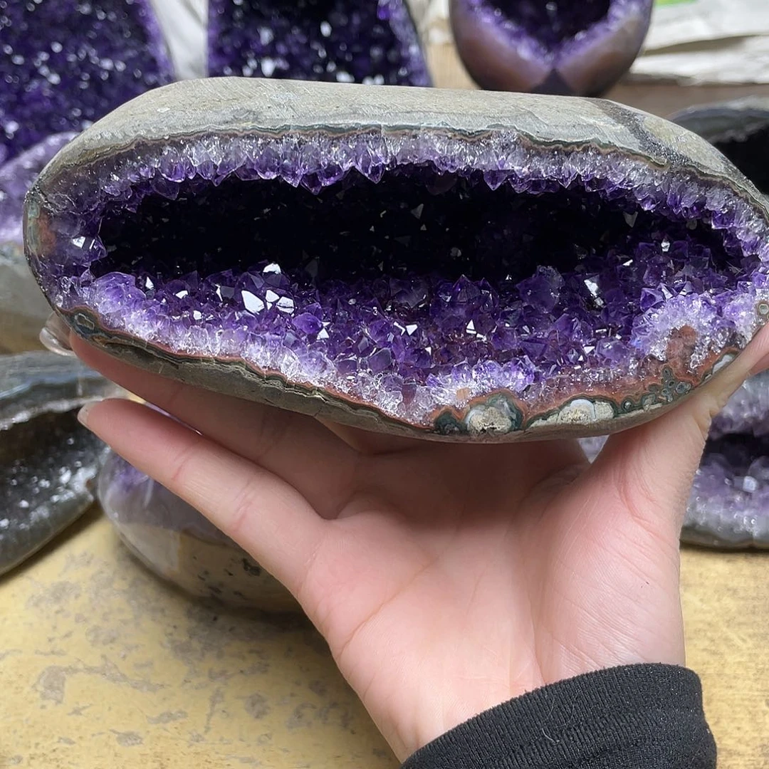 紫晶未镶嵌大型摆件（非配饰）