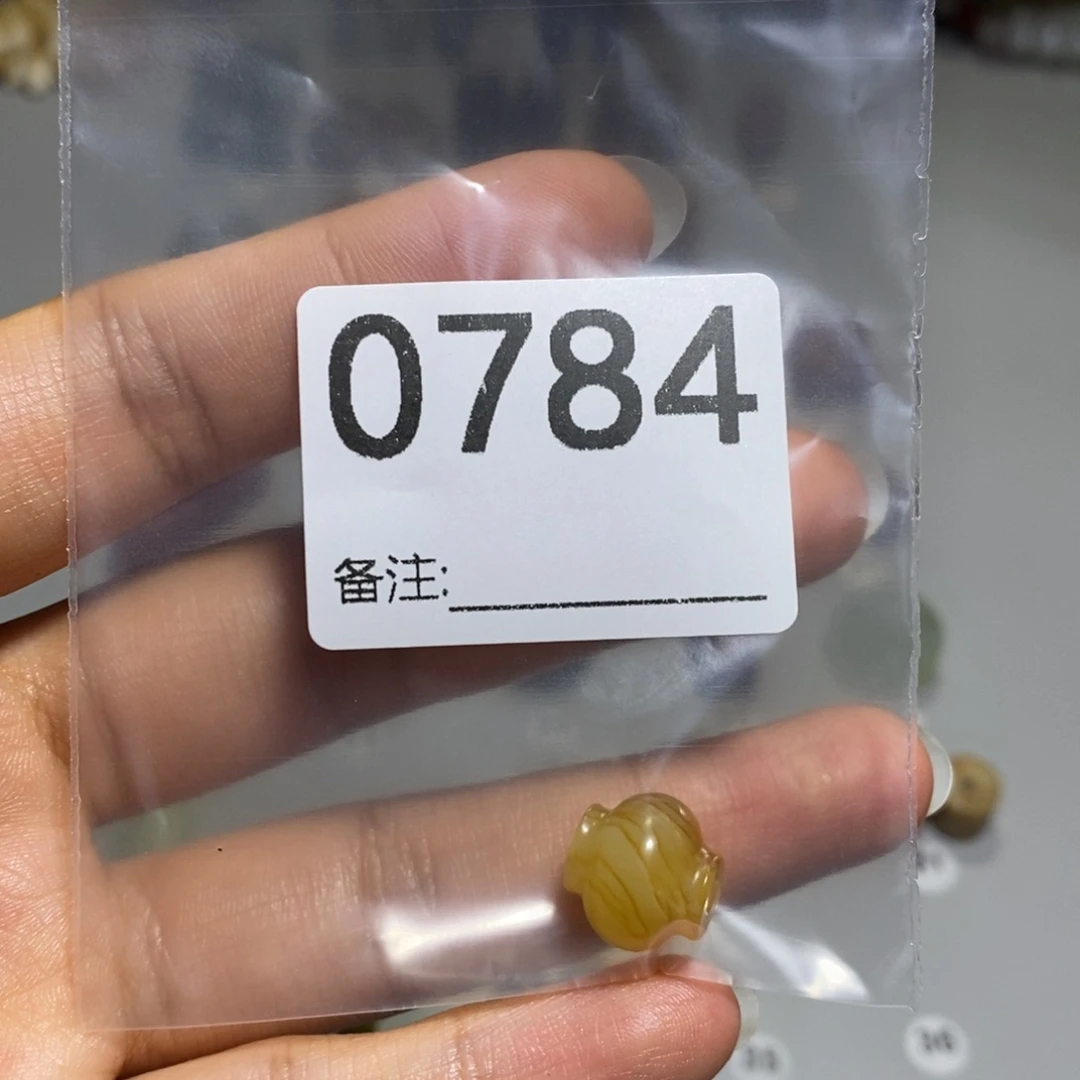 颈饰未镶嵌透闪石质玉晴**暖