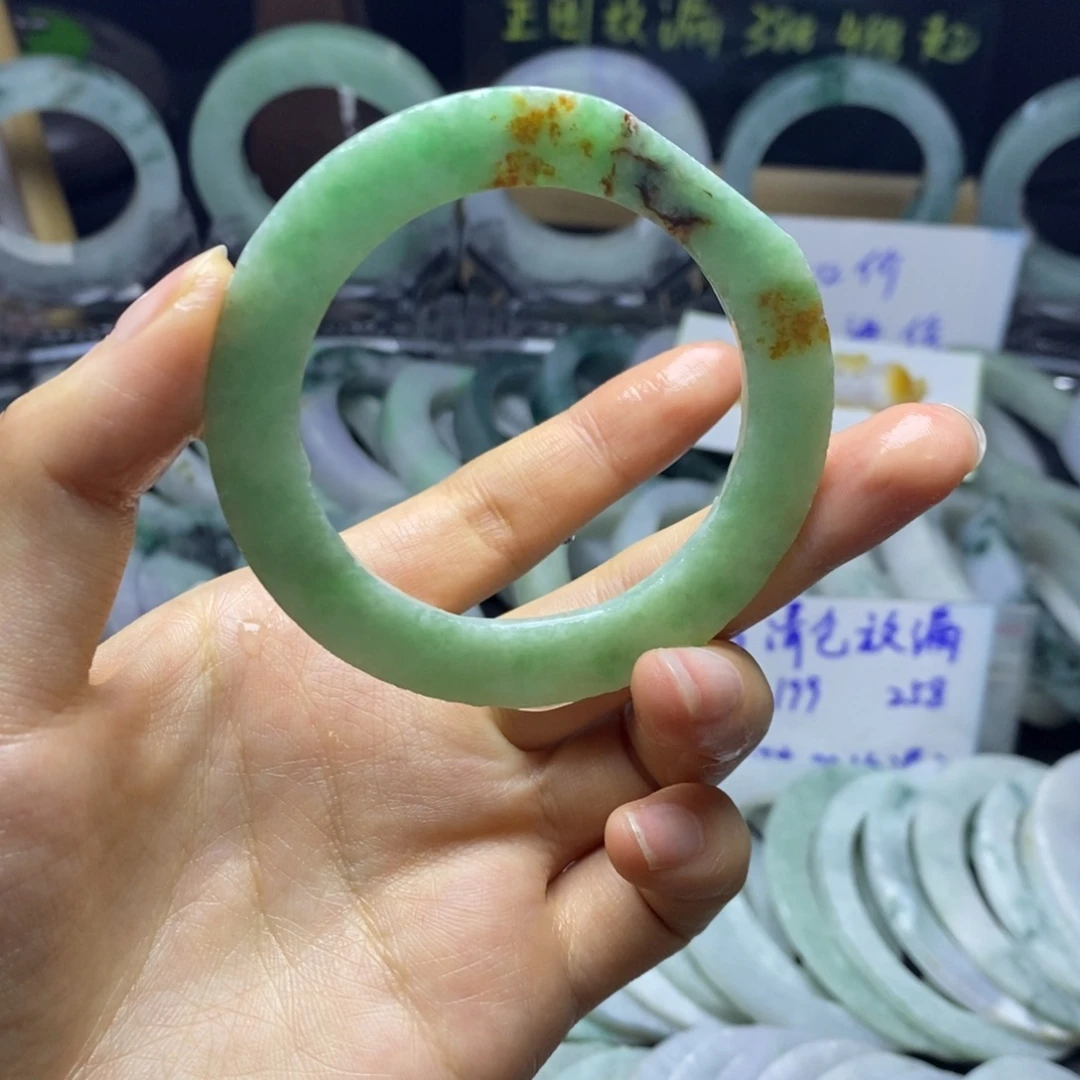 定制翡翠未镶嵌手镯