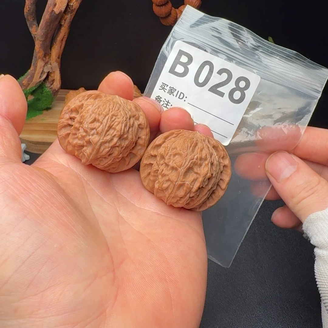 核桃把件41 全品山地红皮磨