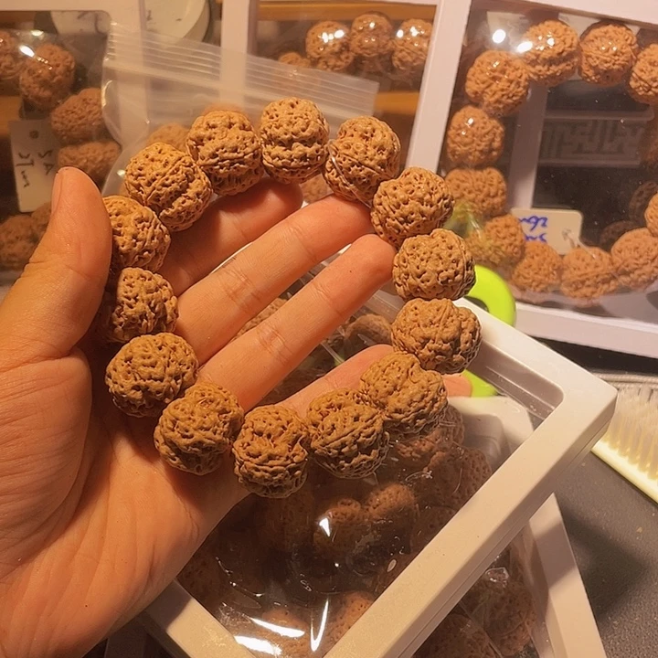 黄***。手串金刚菩提我是