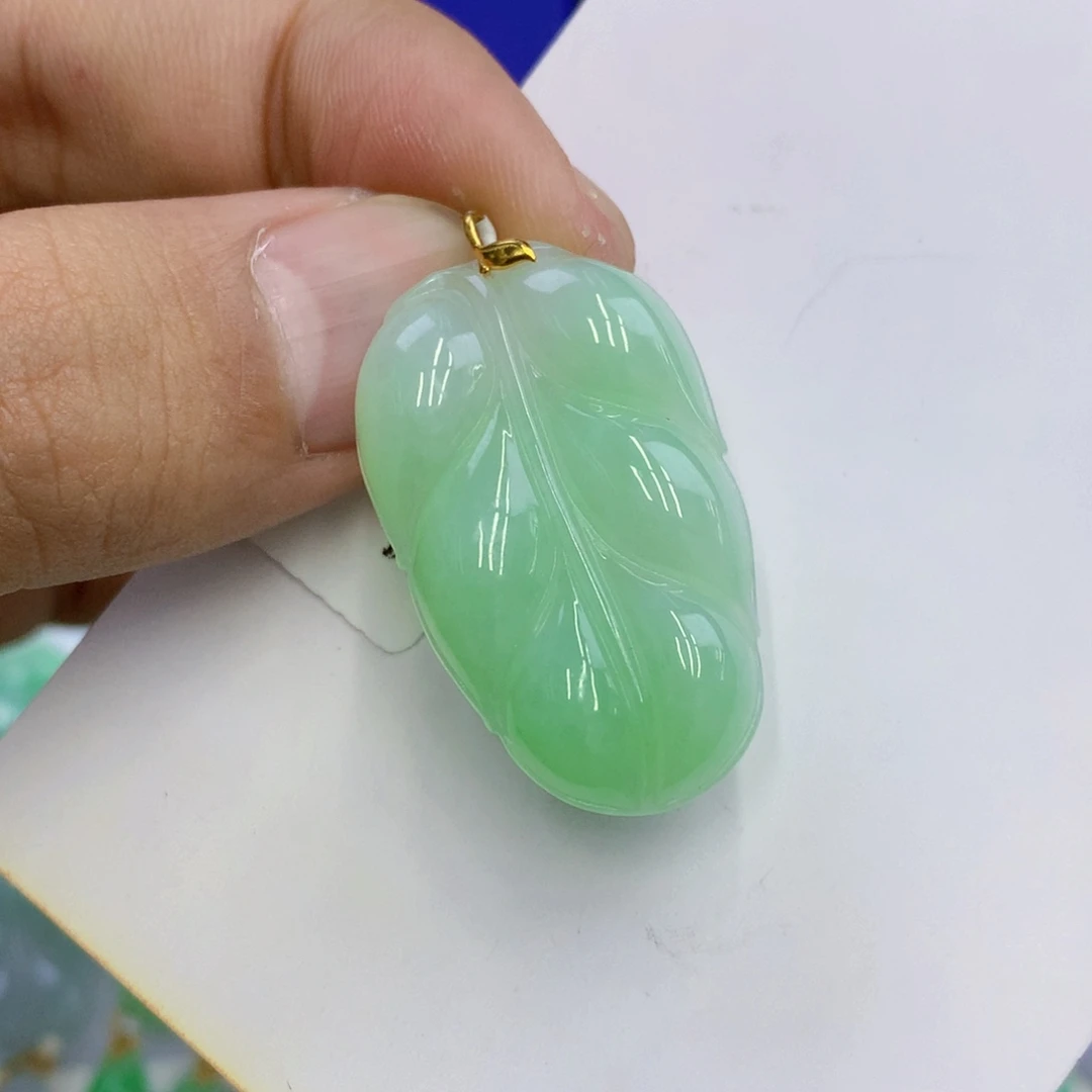 18K金镶嵌挂件翡翠翡翠