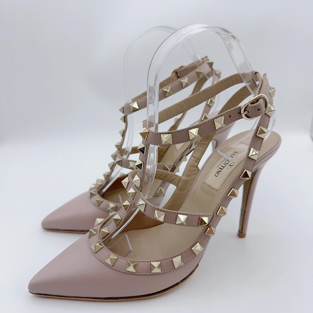 95新 Valentino/华伦天奴 37.5码/浅粉色两环铆钉高跟鞋/02013