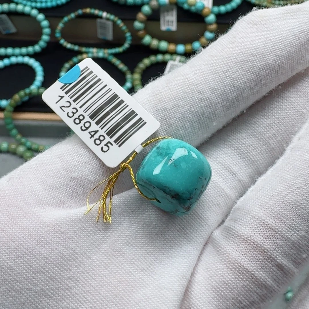 绿松石未镶嵌挂件