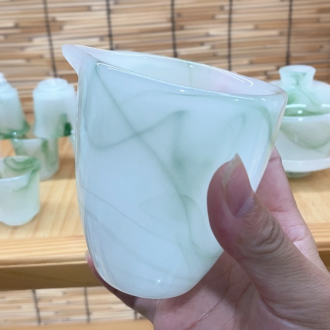 飘绿公道杯一个。。。。