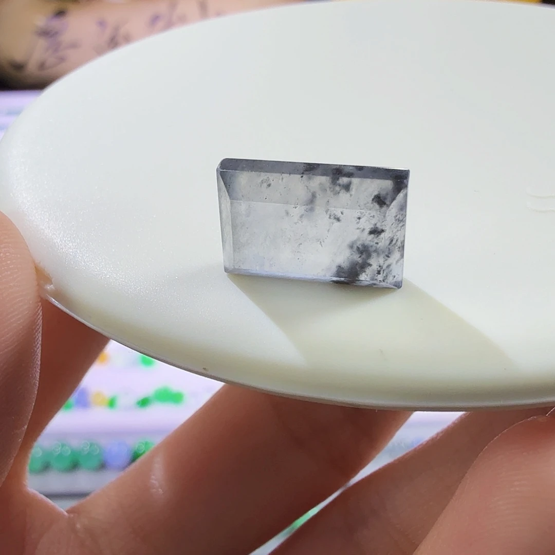 翡翠未镶嵌颈饰无事牌