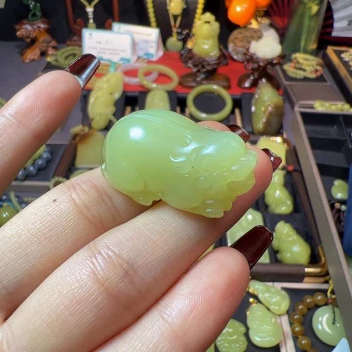 和田玉（黄玉）未镶嵌颈饰