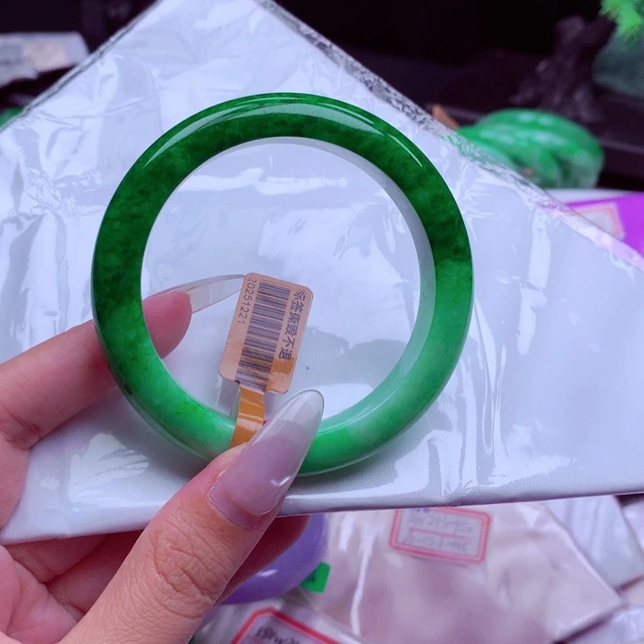 翡翠未镶嵌手镯翡翠
