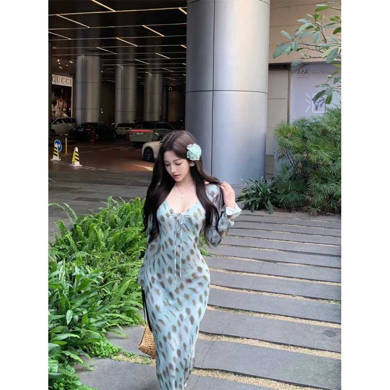 2025新款纯欲性感优雅气质连衣裙不规则碎花长裙连衣裙女