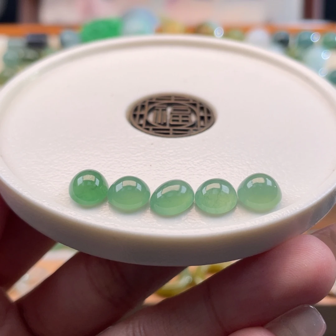 未镶嵌定制翡翠天然缅甸翡翠a货甜绿蛋面多样性发其一