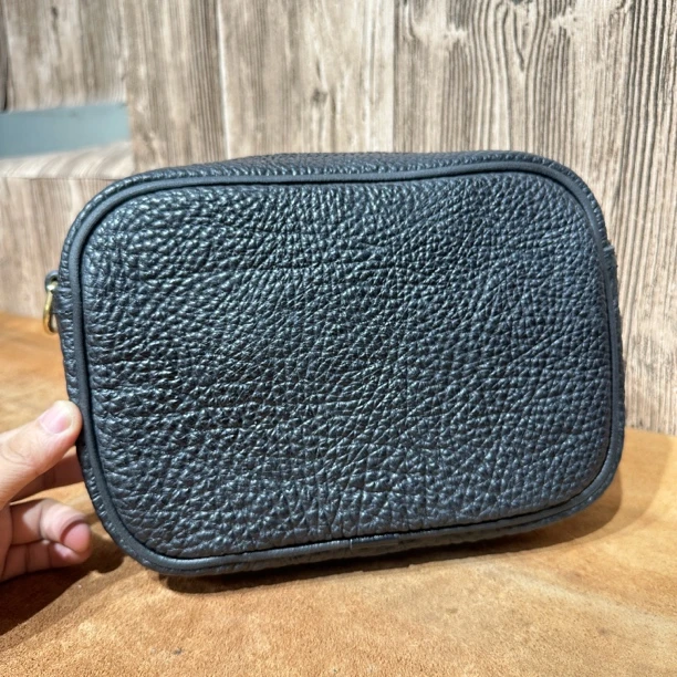 Amuke/阿牧客26x18x9 手工皮具 邮差牛皮 牛脖子相机包