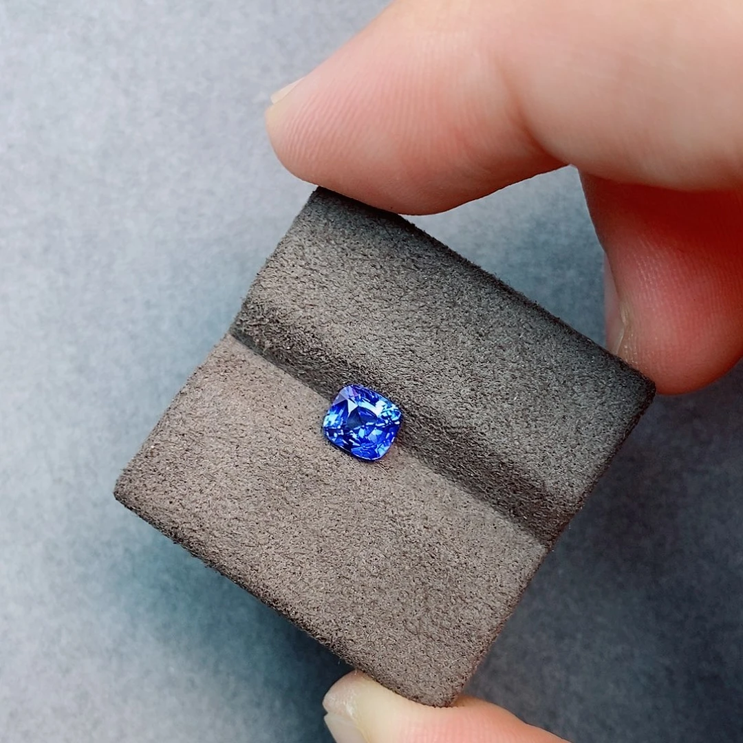 蓝宝石裸石1.1ct 矢车菊