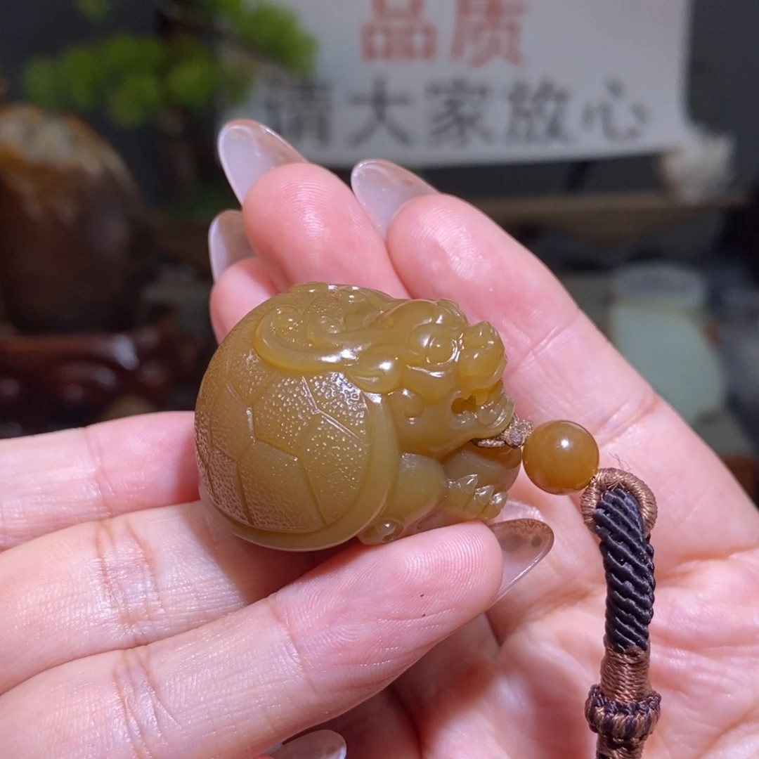 颈饰未镶嵌和田玉（糖玉）龙龟