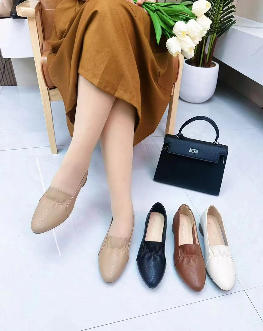 2025年春秋新款尖头时尚百搭休闲舒适软皮轻便软底女单鞋205