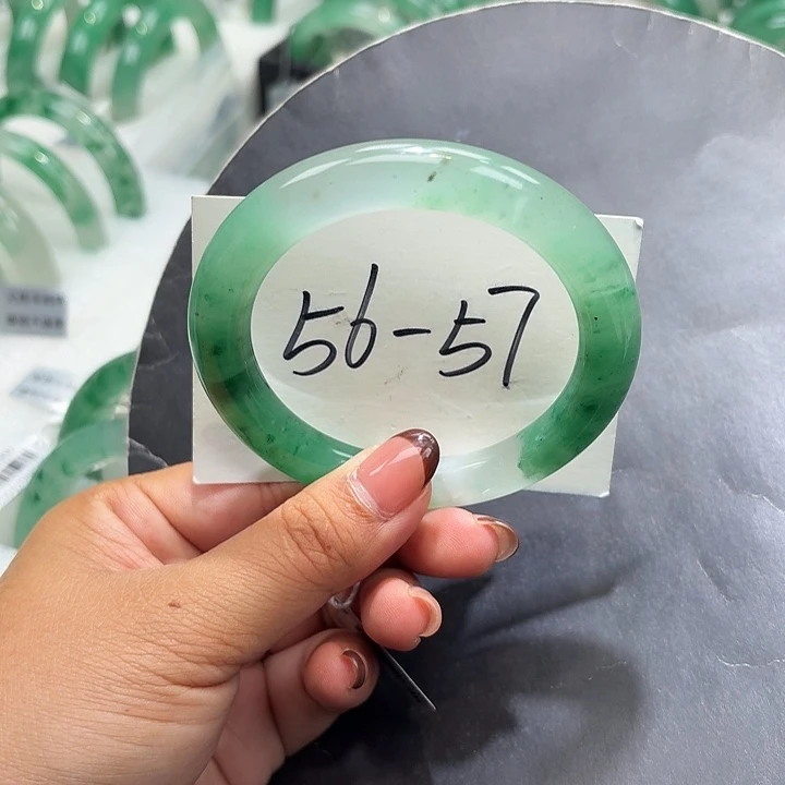 石英质玉（非洲翠）未镶嵌手镯